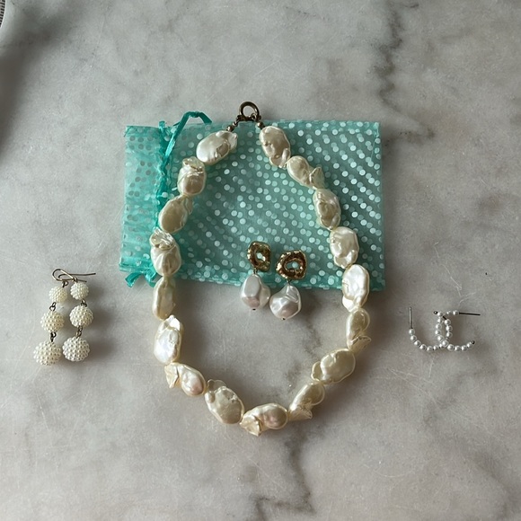 H&M Francesca’s Irregular faux pearls balls and hoop earrings & necklace LOT - Picture 6 of 17